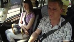 Секс в таксі на приховану камеру з пасажиркою